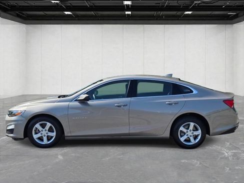 Used 2024 Chevrolet Malibu LT FWD image 2