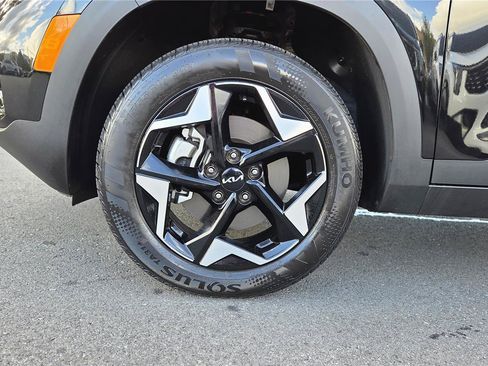 Certified 2026 Kia Seltos EX AWD/4WD image 11