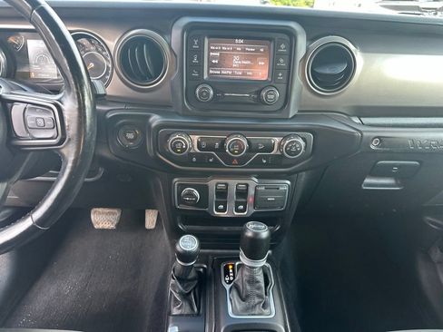 Used 2020 Jeep Wrangler Sport AWD/4WD image 19