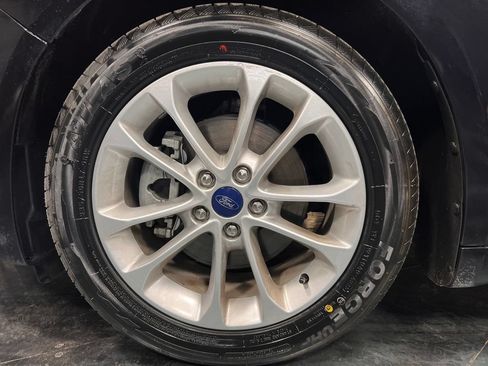 Used 2020 Ford Fusion SE FWD image 31