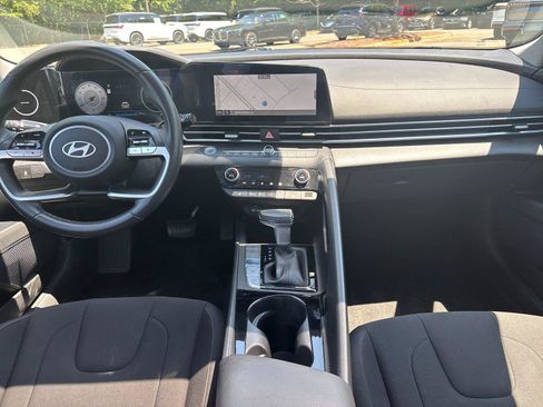 Used 2025 Hyundai Elantra SEL FWD image 35