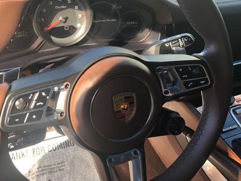Used 2019 Porsche Cayenne Turbo w/ Sportdesign Package image 26