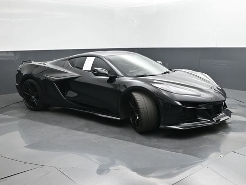 Used 2023 Chevrolet Corvette Z06 w/ Engine Appearance Package RWD image 7