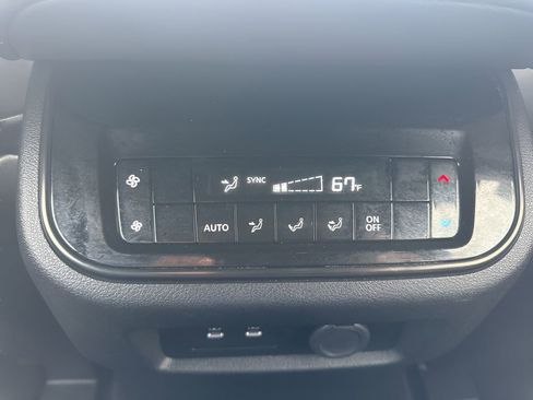 Used 2025 Nissan Armada PRO-4X image 14