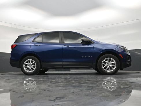 Used 2022 Chevrolet Equinox LS FWD image 25