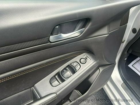 Used 2019 Nissan Altima 2.5 SR w/ SR Premium Package FWD image 14