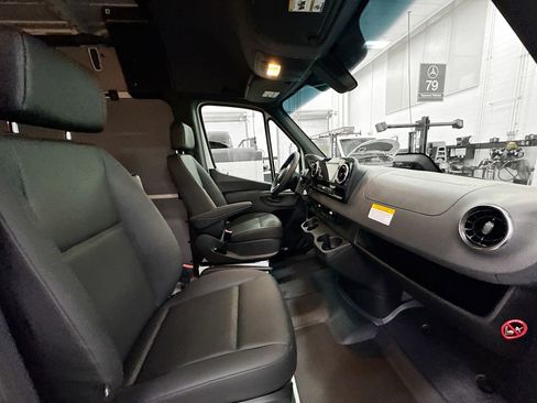 Used 2026 Mercedes-Benz Sprinter 2500 image 25