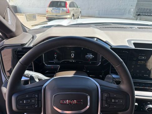 Used 2024 GMC Sierra 1500 SLT w/ SLT Premium Plus Package AWD/4WD image 20