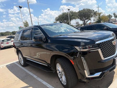 Used 2022 Cadillac Escalade Luxury AWD/4WD image 3