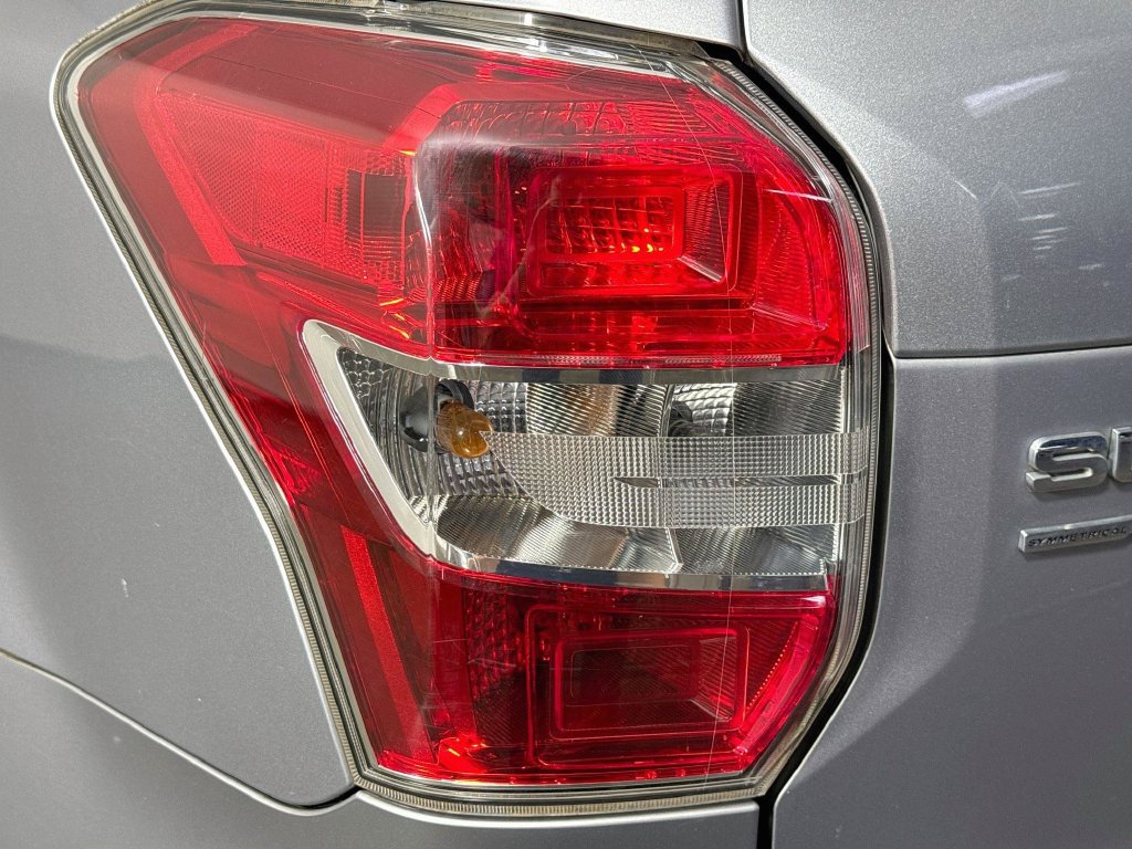 Used 2015 Subaru Forester 2.5i Touring w/ Eyesight & Navigation System AWD/4WD image 33