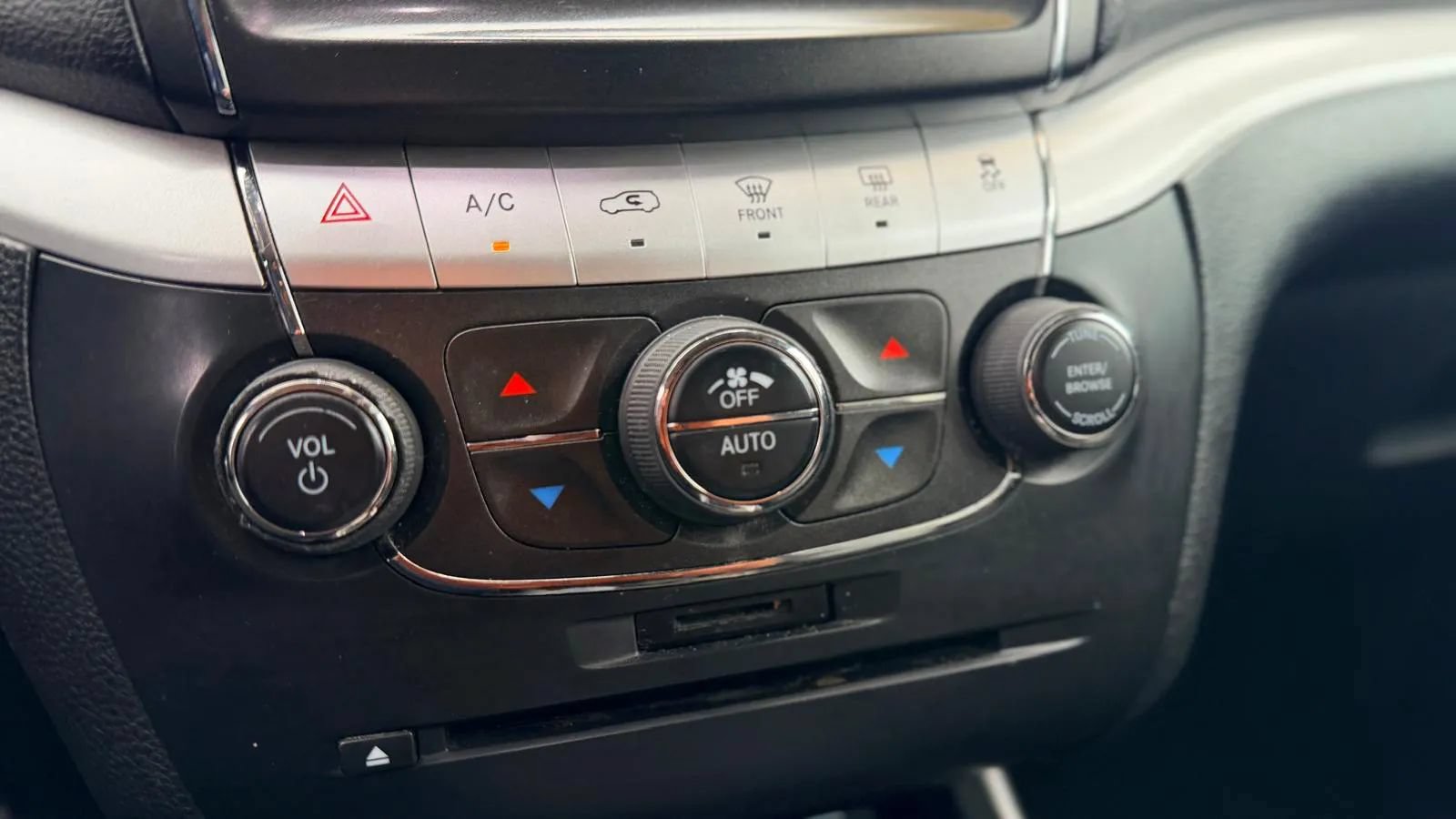 Used 2014 Dodge Journey SXT w/ Flexible Seating Group FWD image 15