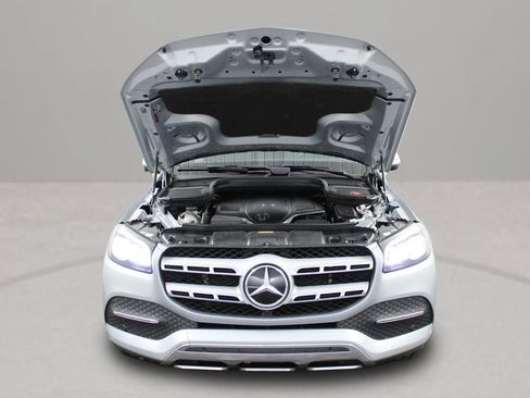 Used 2023 Mercedes-Benz GLS 450 4MATIC image 11