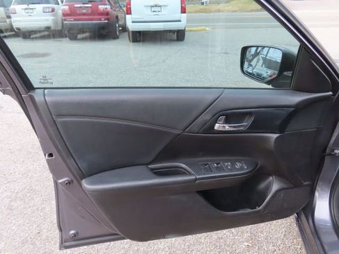 Used 2014 Honda Accord Sport image 13