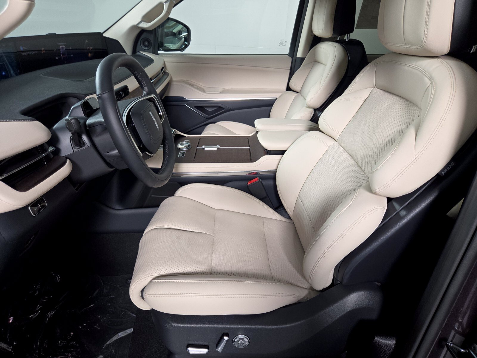 New 2027 Lincoln Navigator Premiere AWD/4WD image 12