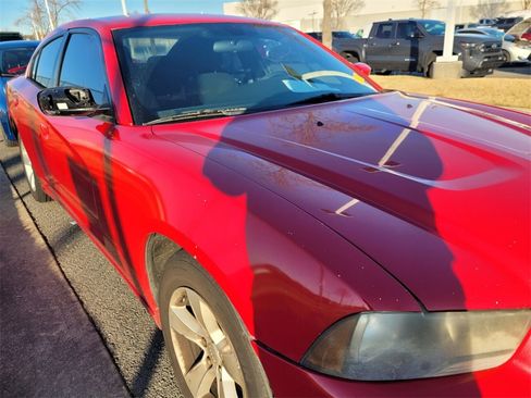 Used 2012 Dodge Charger SE image 8
