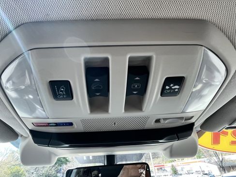 Used 2021 Subaru Ascent Touring AWD/4WD image 31