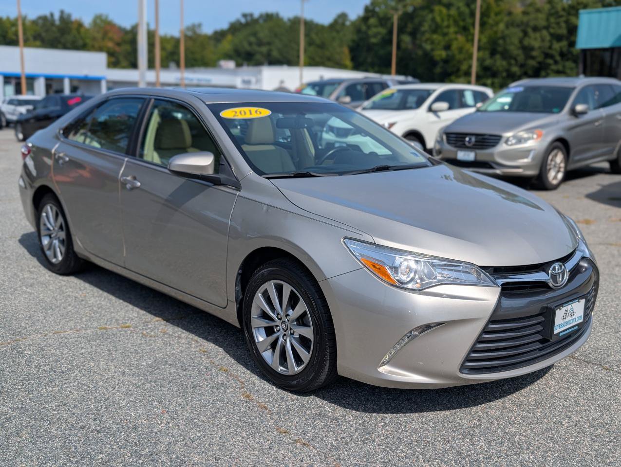 Used 2016 Toyota Camry XLE w/ Moonroof Package FWD image 8