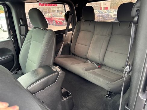 Used 2022 Jeep Wrangler Sport S image 24