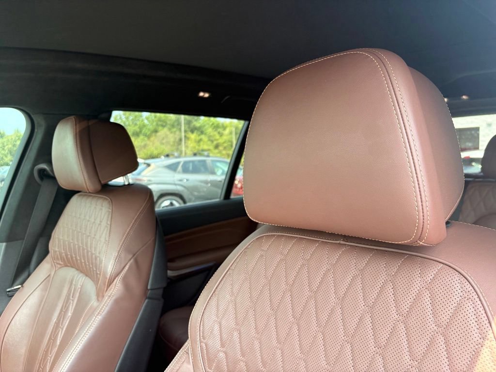 Used 2024 BMW X7 M60i AWD/4WD image 23