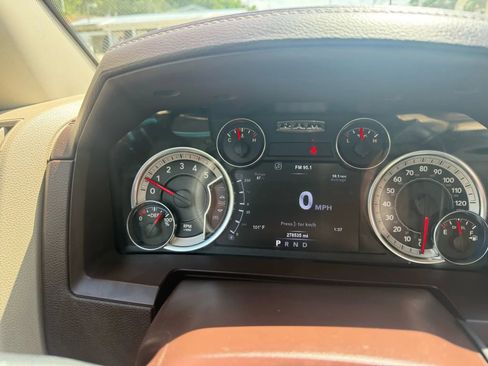 Used 2018 RAM 3500 Laramie image 28