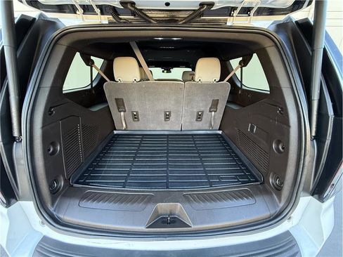 Used 2023 Chevrolet Suburban LT image 30