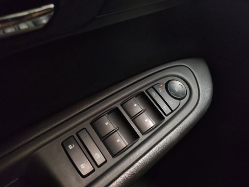 Used 2017 Chevrolet Traverse LT FWD image 27