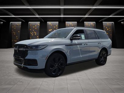 New 2027 Lincoln Navigator Reserve w/ Jet Appearance Package