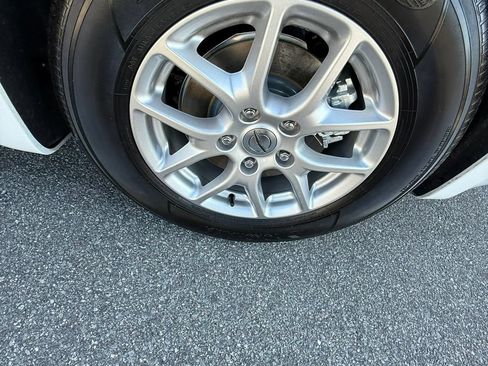 Used 2024 Chrysler Pacifica Touring-L FWD image 25