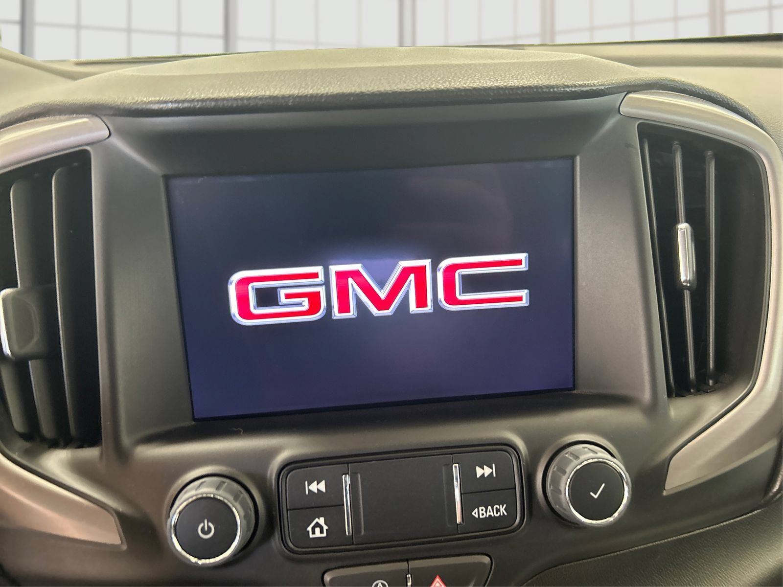 Used 2024 GMC Terrain AT4 w/ Tech Package AWD/4WD image 13