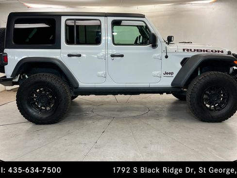 Used 2019 Jeep Wrangler Unlimited Rubicon w/ Cold Weather Group AWD/4WD image 6