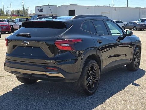 Used 2025 Chevrolet Trax ACTIV w/ Driver Confidence Package image 5