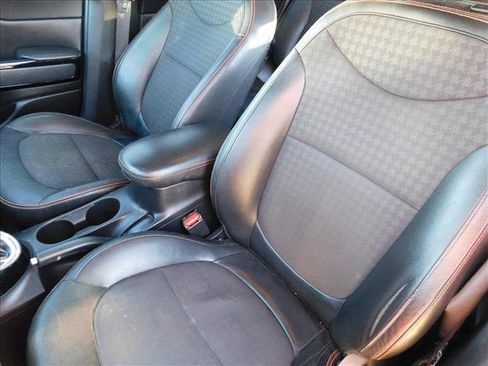 Used 2018 Kia Soul ! FWD image 9
