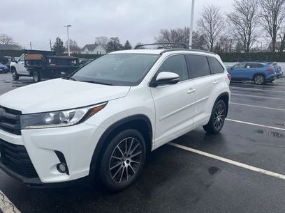 Used 2017 Toyota Highlander SE