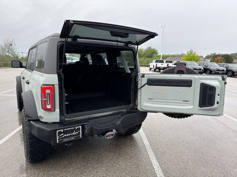 Used 2024 Ford Bronco Wildtrak AWD/4WD image 19