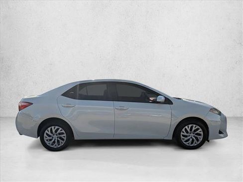 Used 2019 Toyota Corolla LE image 4