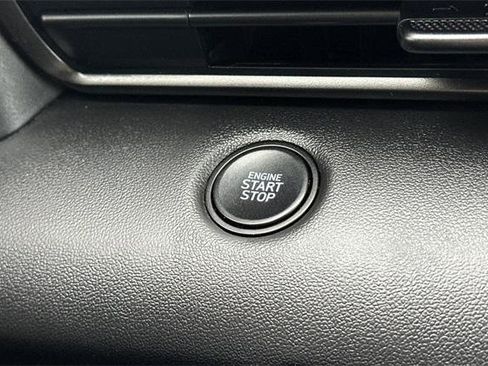 Certified 2025 Hyundai Elantra Sport image 22