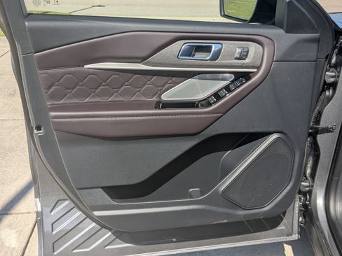 New 2026 Ford Explorer Platinum w/ LUX Leather Package AWD/4WD image 11