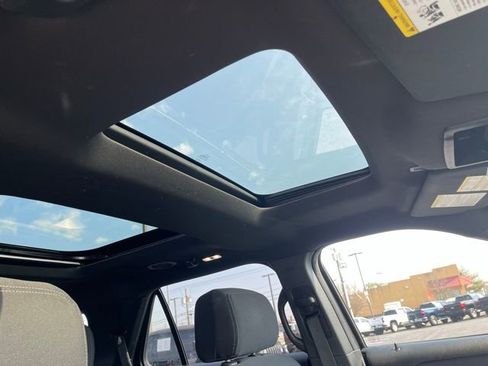 Used 2018 Ford Explorer XLT w/ Equipment Group 201A image 16