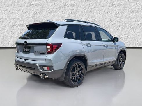 Used 2024 Honda Passport Black Edition image 3