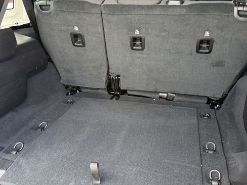 Used 2025 Jeep Wrangler Unlimited Rubicon image 21