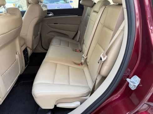 Used 2019 Jeep Grand Cherokee Limited image 11