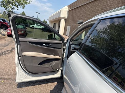 Certified 2023 Lincoln Nautilus AWD w/ Premium Package image 11