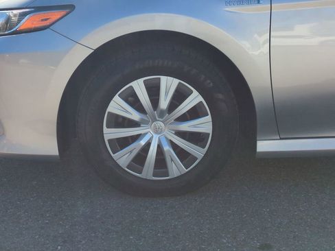 Certified 2021 Toyota Camry LE image 11