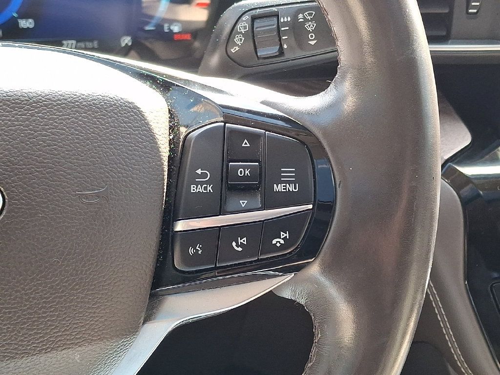 Used 2022 Ford Explorer Platinum w/ Equipment Group 601A AWD/4WD image 22