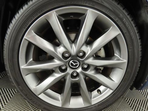 Used 2018 MAZDA MAZDA3 Grand Touring w/ Premium Equipment Package image 33