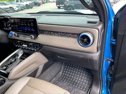 Used 2023 Chevrolet Colorado ZR2 w/ ZR2 Convenience Package III AWD/4WD image 12