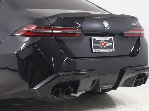 Used 2025 BMW M5 w/ Executive Package image 37