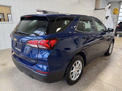 Used 2022 Chevrolet Equinox LS image 36