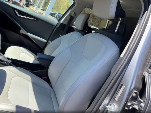 Used 2023 Kia Niro EX Touring FWD image 8