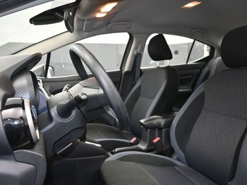 Used 2024 Nissan Versa SV FWD image 9